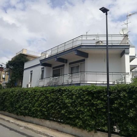 Ferienwohnung Cento Passi Dal Mare Geata Exterior foto